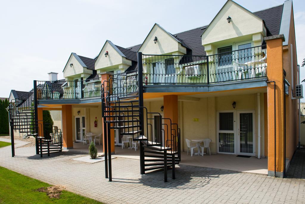 Idill hotel - felnőttbarát hotel Cserszegtomaj Exterior foto